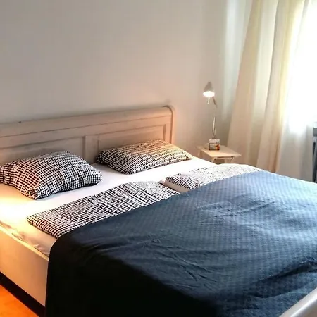 Apartment Living .... Mit Großem Garten .