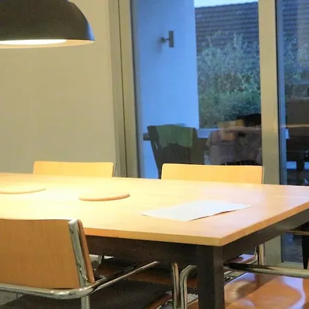 Living .... Mit Grossem Garten . Apartament Halver