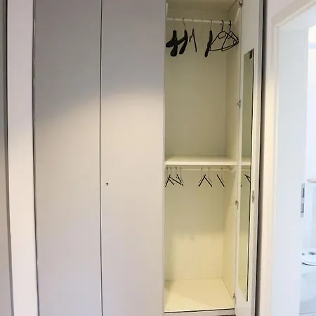 Living .... Mit Grossem Garten . Apartamento