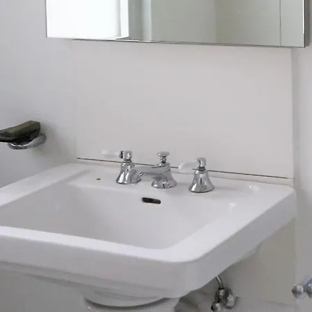 Living .... Mit Grossem Garten . Halver