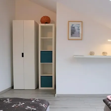 Living .... Mit Grossem Garten . Apartamento *