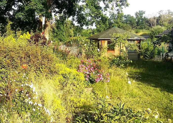 Living .... Mit Grossem Garten . Appartamento