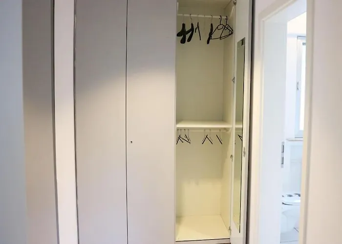 Living .... Mit Grossem Garten . Appartamento