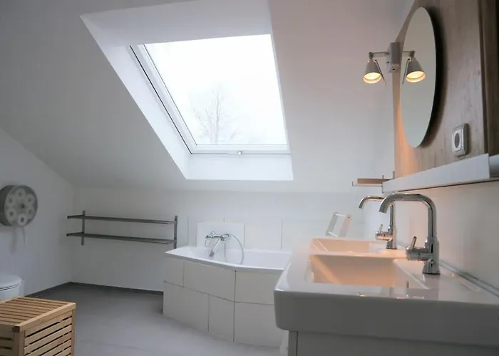 Living .... Mit Grossem Garten . Appartamento *